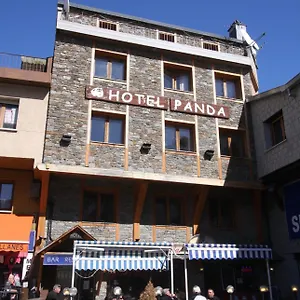 Hotel Panda, El Pas de la Casa
